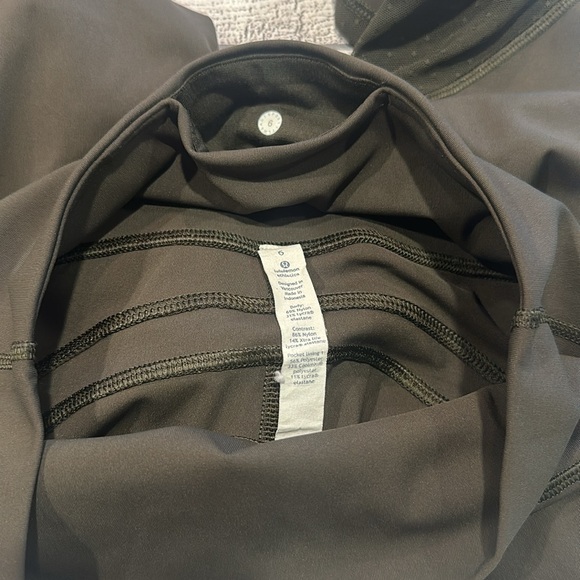 🍋Women’s Lululemon Revitalize 21” Crop size 6🍋 - Picture 11 of 15